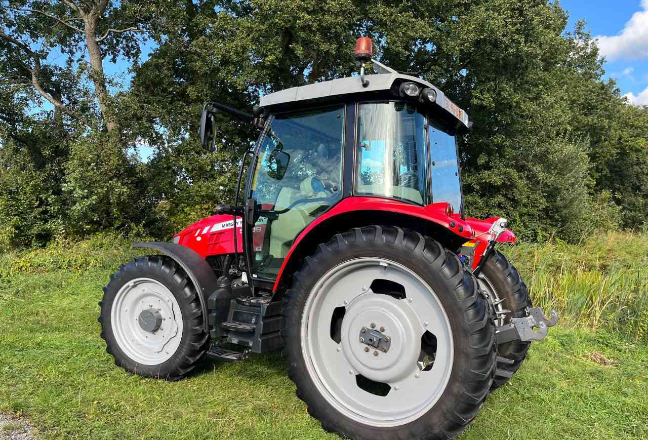 Massey Ferguson 5609 Dyna-4 Essential - Tractor: afbeelding 3 Massey Ferguson 5609 Dyna-4 Essential - Tractor: afbeelding 3