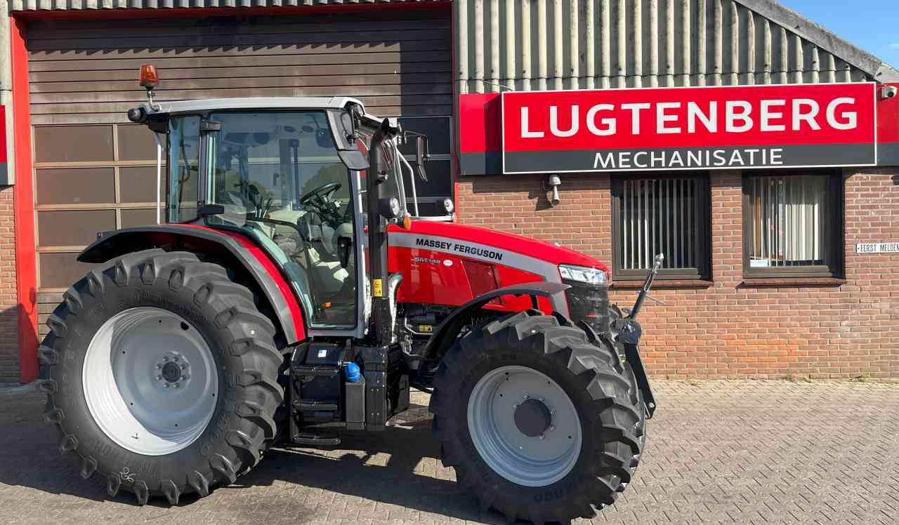 Massey Ferguson 5M.145 Dyna-4 Tractoren - Tractor: afbeelding 1 Massey Ferguson 5M.145 Dyna-4 Tractoren - Tractor: afbeelding 1