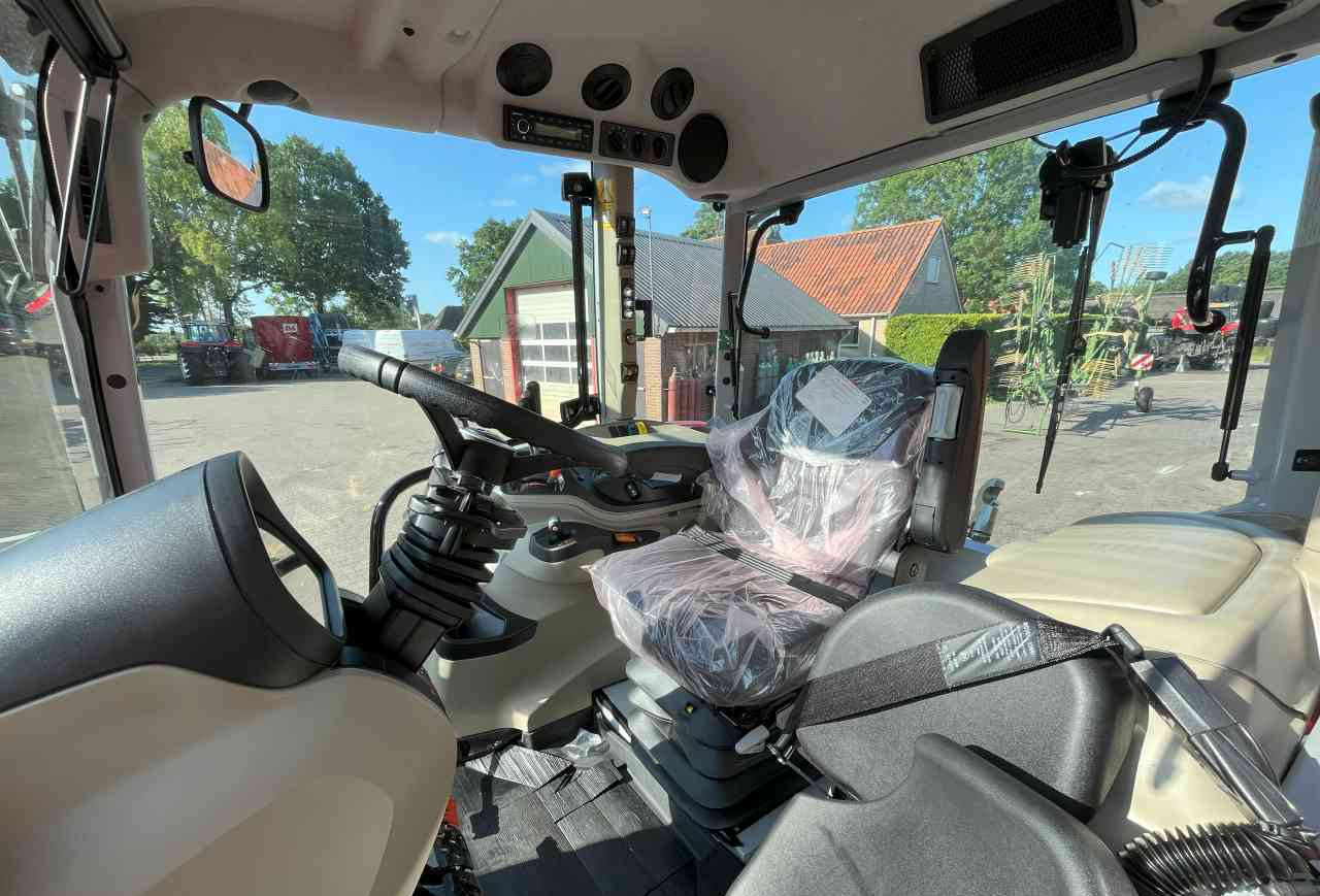 Massey Ferguson 5M.145 Dyna-4 Tractoren - Tractor: afbeelding 5 Massey Ferguson 5M.145 Dyna-4 Tractoren - Tractor: afbeelding 5