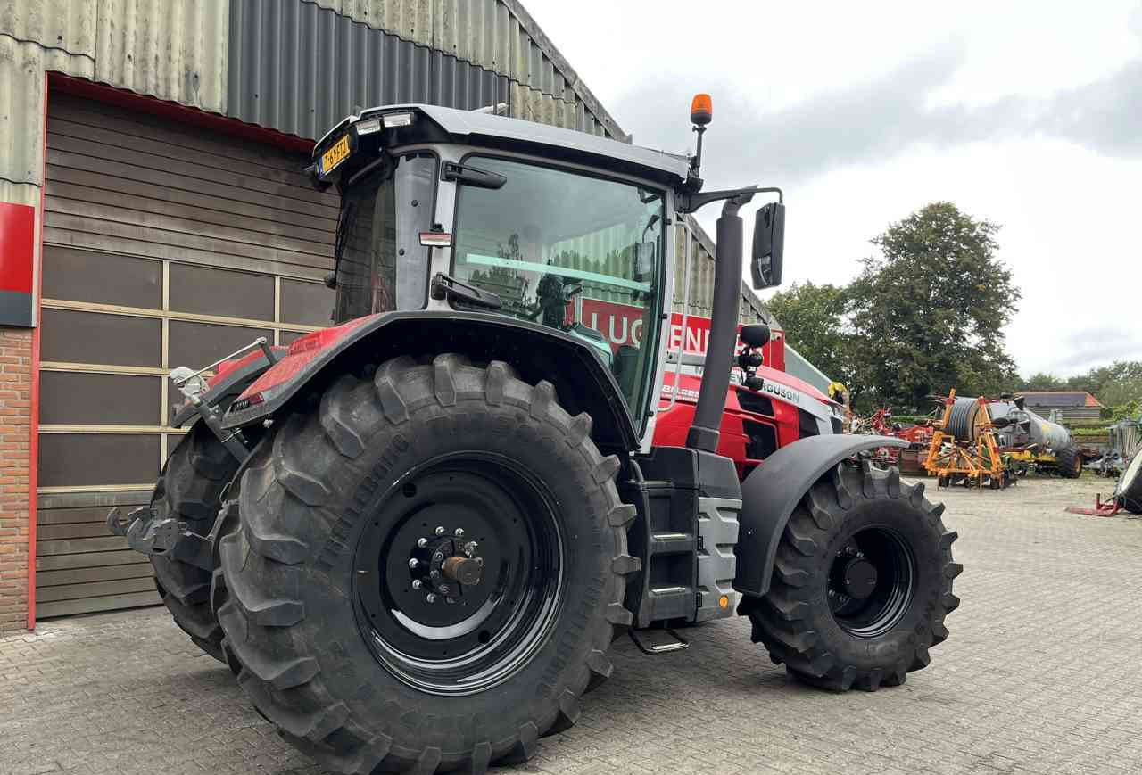 Massey Ferguson 8S.225 Dyna-VT Exclusive Tractoren - Tractor: afbeelding 3 Massey Ferguson 8S.225 Dyna-VT Exclusive Tractoren - Tractor: afbeelding 3