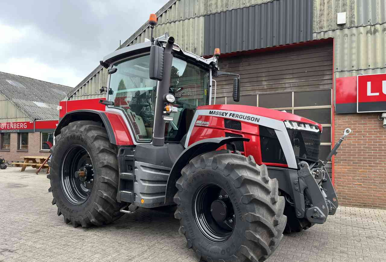Massey Ferguson 8S.225 Dyna-VT Exclusive Tractoren - Tractor: afbeelding 1 Massey Ferguson 8S.225 Dyna-VT Exclusive Tractoren - Tractor: afbeelding 1