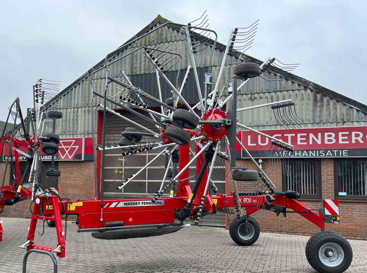 Massey Ferguson RK 802 TRC weidebouwmachines Fella Hark Rake Zwiller - Hooischudder: afbeelding 3 Massey Ferguson RK 802 TRC weidebouwmachines Fella Hark Rake Zwiller - Hooischudder: afbeelding 3