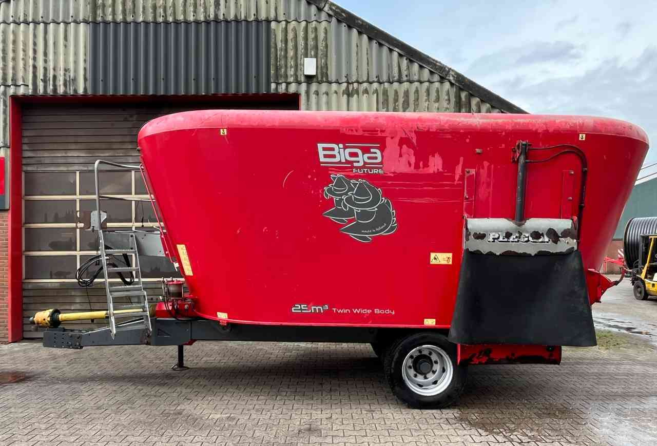 Peecon VME 250 Voermengwagen voermachines - Voermengwagen: afbeelding 1 Peecon VME 250 Voermengwagen voermachines - Voermengwagen: afbeelding 1