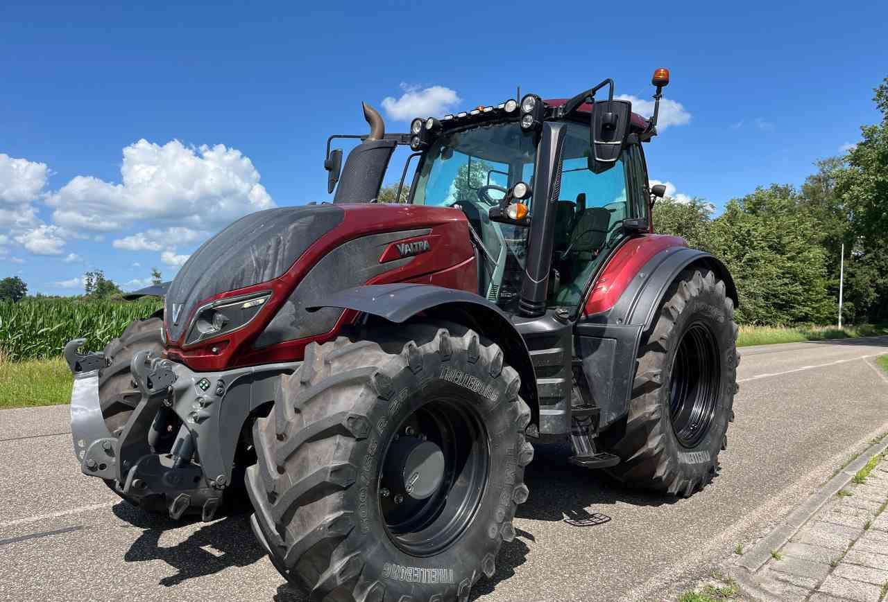 Valtra T234 Direct Tractoren - Tractor: afbeelding 2 Valtra T234 Direct Tractoren - Tractor: afbeelding 2