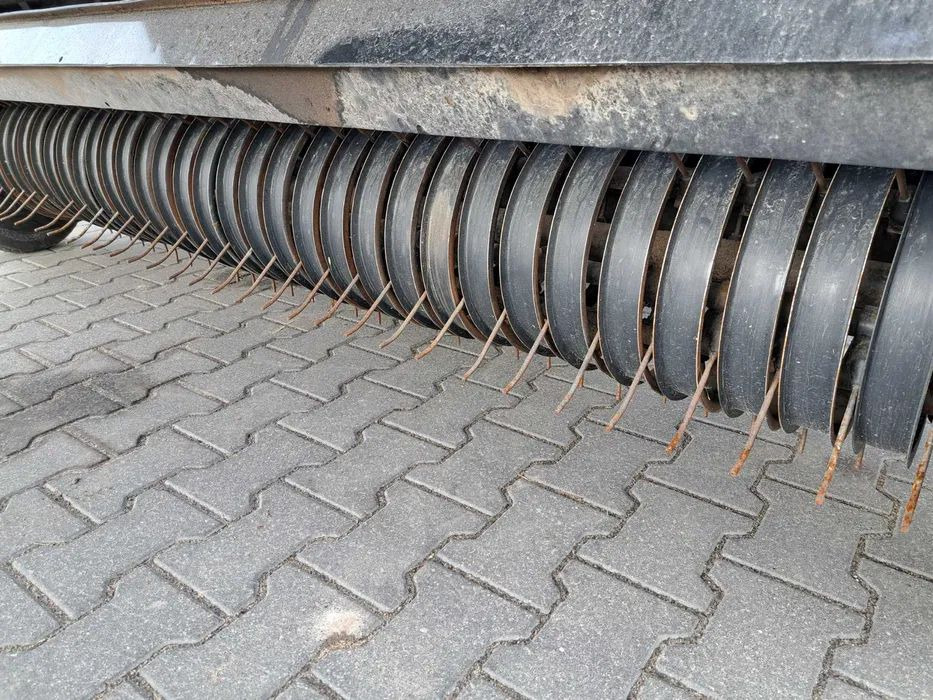 New Holland roll-belt 150 cropcutter - Ronde balenpers: afbeelding 4 New Holland roll-belt 150 cropcutter - Ronde balenpers: afbeelding 4