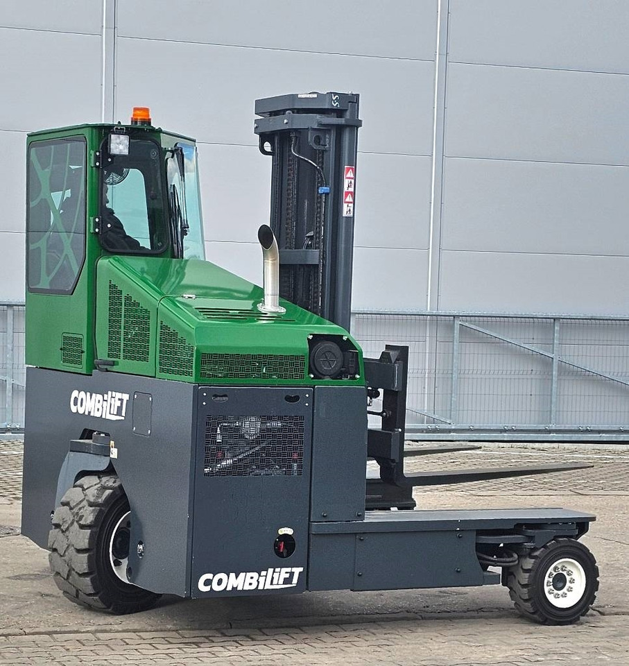 Combilift C 4000 D MK4 150 hrs RENTED - 4-weg zijlader: afbeelding 3 Combilift C 4000 D MK4 150 hrs RENTED - 4-weg zijlader: afbeelding 3