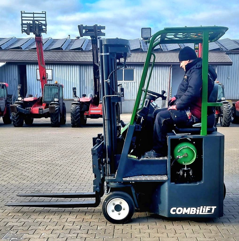 Combilift CB 2500 LPG NEW 2023 - SALE ! - 4-weg zijlader: afbeelding 3 Combilift CB 2500 LPG NEW 2023 - SALE ! - 4-weg zijlader: afbeelding 3