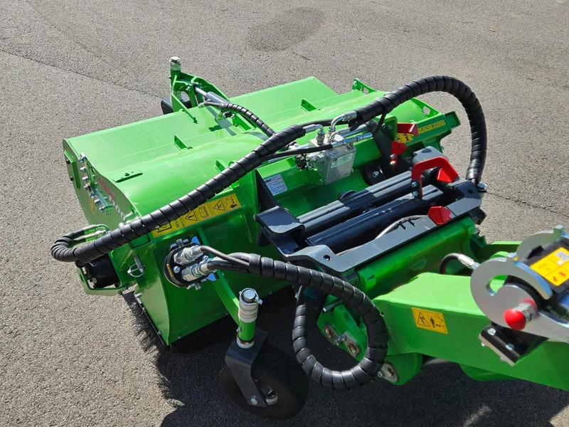 Avant 1100 Borstel met opvangbak - Aanbouwdeel voor Landbouwmachine: afbeelding 5 Avant 1100 Borstel met opvangbak - Aanbouwdeel voor Landbouwmachine: afbeelding 5