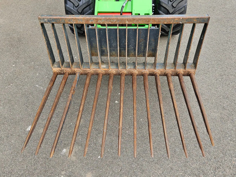 Avant Tegelriek - Aanbouwdeel voor Landbouwmachine: afbeelding 2 Avant Tegelriek - Aanbouwdeel voor Landbouwmachine: afbeelding 2