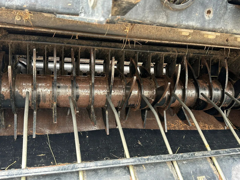 Landbouwmachine New Holland BR6090 balenpers: afbeelding 11 Landbouwmachine New Holland BR6090 balenpers: afbeelding 11