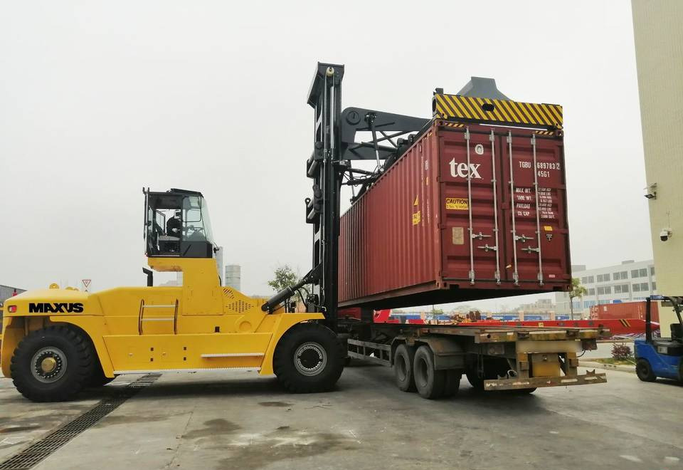 NEW KALMAR 40 TON Maxus Cummins Container Forklift | НОВИЙ KALMAR 40 ТОН Maxus Cummins візок для контейнерів вилковий - Container heftruck: afbeelding 5 NEW KALMAR 40 TON Maxus Cummins Container Forklift | НОВИЙ KALMAR 40 ТОН Maxus Cummins візок для контейнерів вилковий - Container heftruck: afbeelding 5