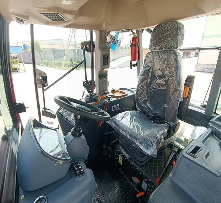 Nieuw Tractor NEW MAXUS 280 HP 4x4 Tractor Warranty НОВИЙ MAXUS 280 К.с. 4x4 Трактор Гарантія NOWY Ciągnik 280 KM 4x4 MAXUS Gwarancja: afbeelding 6