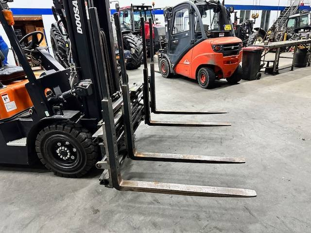 Kaup 2T 429 Multi vorkversteller met sideshift - Aanbouwdeel voor Intern transport: afbeelding 3 Kaup 2T 429 Multi vorkversteller met sideshift - Aanbouwdeel voor Intern transport: afbeelding 3