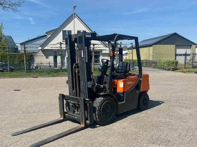Doosan D30 Plus - Diesel heftruck: afbeelding 4 Doosan D30 Plus - Diesel heftruck: afbeelding 4