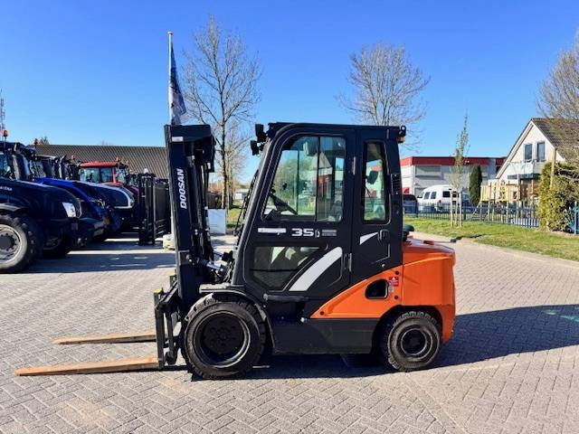 Doosan D35c Pro-7 - Diesel heftruck: afbeelding 1 Doosan D35c Pro-7 - Diesel heftruck: afbeelding 1