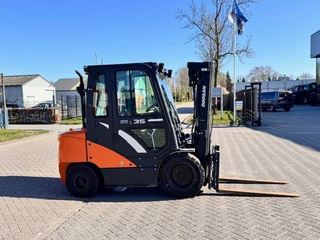Doosan D35c Pro-7 - Diesel heftruck: afbeelding 2 Doosan D35c Pro-7 - Diesel heftruck: afbeelding 2