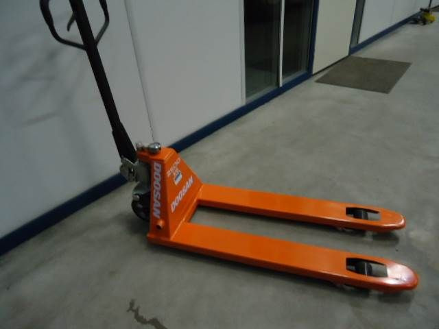 Doosan Pallettruck - Palletwagen: afbeelding 2 Doosan Pallettruck - Palletwagen: afbeelding 2