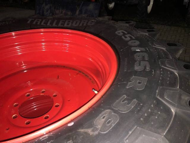 Trelleborg 650/65 R38 + 540/65 R28 TM800 - Banden en velgen voor Landbouwmachine: afbeelding 4 Trelleborg 650/65 R38 + 540/65 R28 TM800 - Banden en velgen voor Landbouwmachine: afbeelding 4