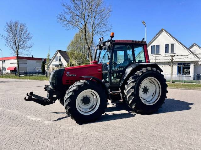Valtra 6400, Luchtremmen, Fronthef, Frontaftakas - Tractor: afbeelding 2 Valtra 6400, Luchtremmen, Fronthef, Frontaftakas - Tractor: afbeelding 2
