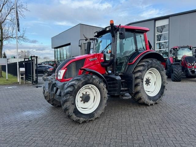 Valtra N123 Hitech5 - Tractor: afbeelding 3 Valtra N123 Hitech5 - Tractor: afbeelding 3