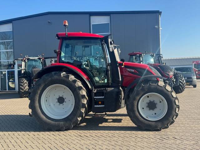 Valtra N134 Hitech - Tractor: afbeelding 5 Valtra N134 Hitech - Tractor: afbeelding 5