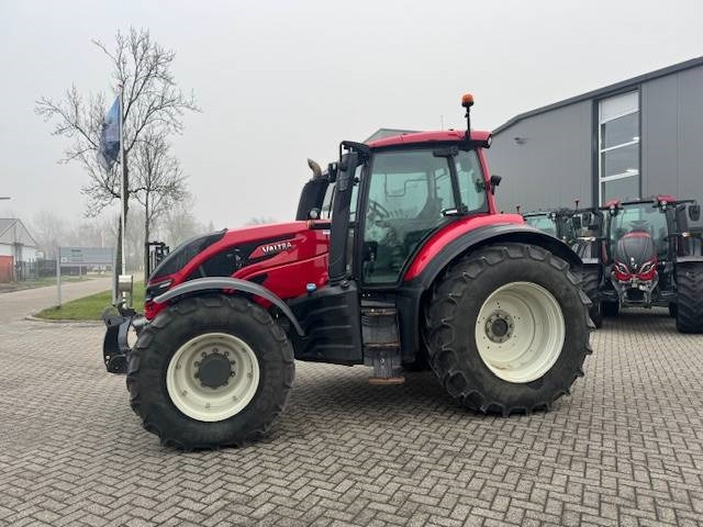 Valtra T144 Hitech - Tractor: afbeelding 2 Valtra T144 Hitech - Tractor: afbeelding 2