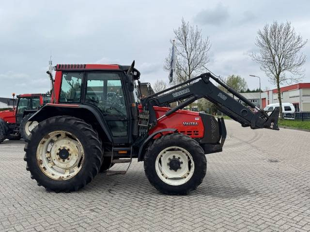 Valtra Valmet 6650 Hitech, voorlader, vloeistofkoppeling - Tractor: afbeelding 4 Valtra Valmet 6650 Hitech, voorlader, vloeistofkoppeling - Tractor: afbeelding 4