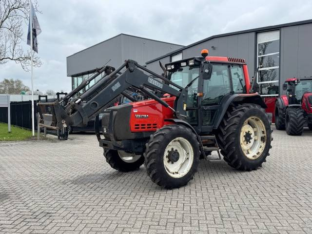 Valtra Valmet 6650 Hitech, voorlader, vloeistofkoppeling - Tractor: afbeelding 5 Valtra Valmet 6650 Hitech, voorlader, vloeistofkoppeling - Tractor: afbeelding 5