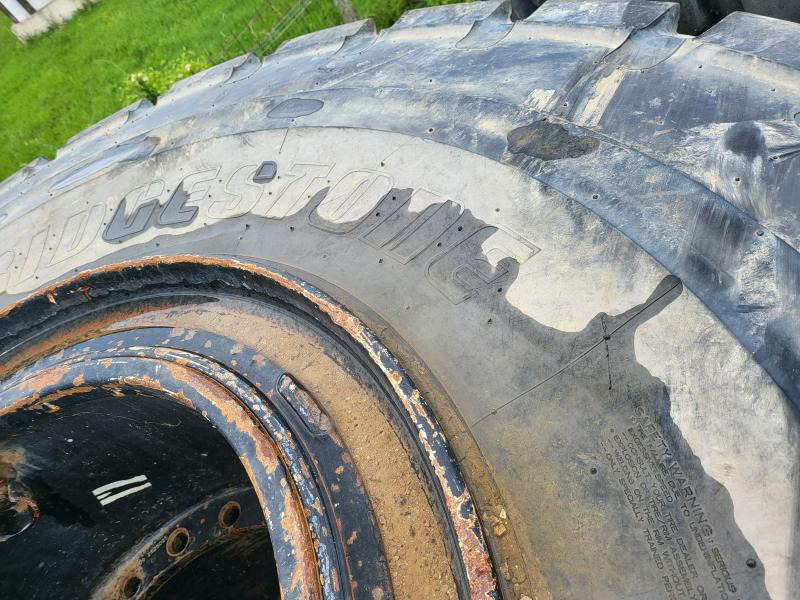 Bridgestone - Band voor Bouwmachine: afbeelding 4 Bridgestone - Band voor Bouwmachine: afbeelding 4