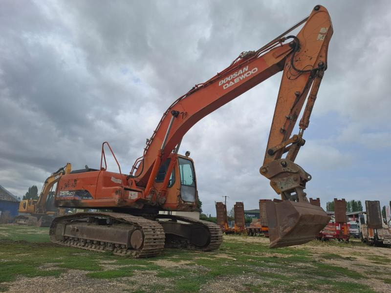 Doosan SOLAR 255LC-V - Rupsgraafmachine: afbeelding 2 Doosan SOLAR 255LC-V - Rupsgraafmachine: afbeelding 2