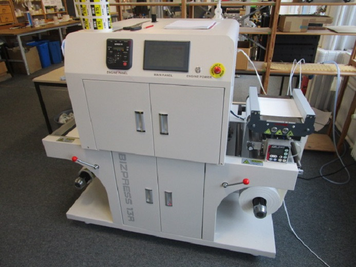 DIGITAL ETIKETTENDRUCKMASCHINE VP320C BIZPRESS 13R - Drukmachine: afbeelding 1 DIGITAL ETIKETTENDRUCKMASCHINE VP320C BIZPRESS 13R - Drukmachine: afbeelding 1