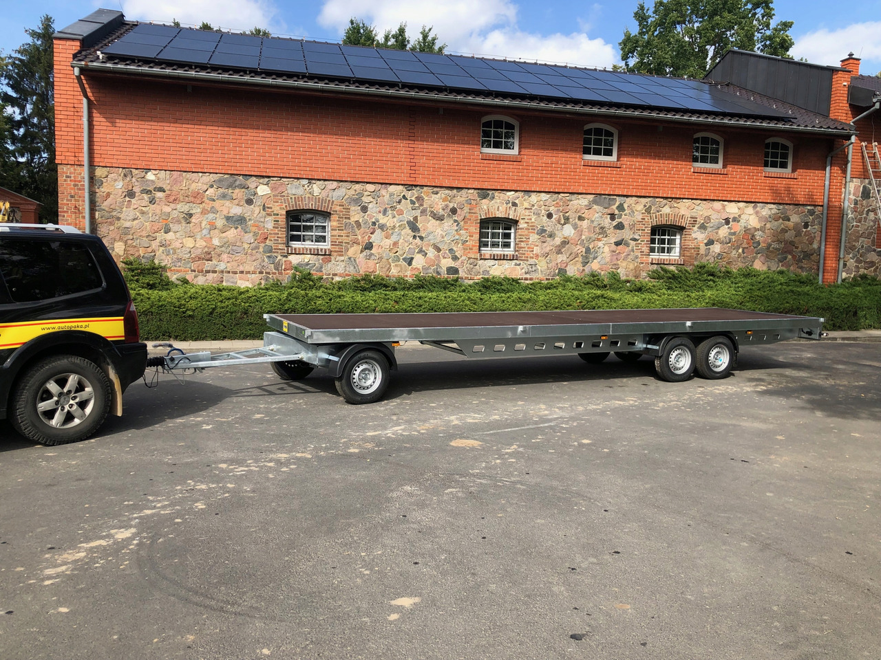 PRZYCZEPA OBROTNICA PLATFORMA 8m 3500 KG / TURNTABLE PLATFORM TRAILER 8m 3500 KG - Open/ Plateau aanhangwagen: afbeelding 3 PRZYCZEPA OBROTNICA PLATFORMA 8m 3500 KG / TURNTABLE PLATFORM TRAILER 8m 3500 KG - Open/ Plateau aanhangwagen: afbeelding 3