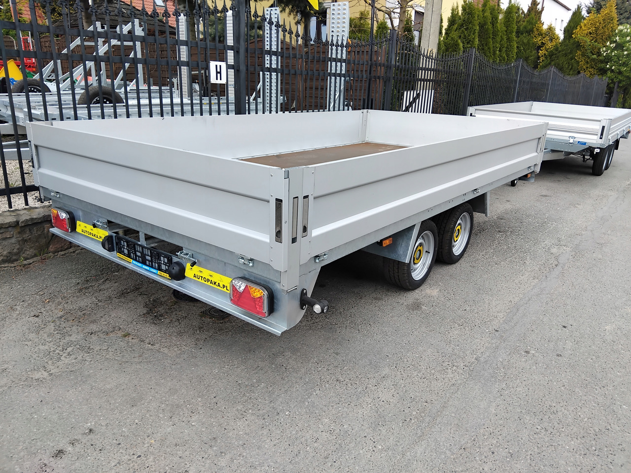 Platforma przyczepa 4x2 WARK dmc 2700 + burty / Platform trailer 4x2 WARK GVW 2700 + sides - Open/ Plateau aanhangwagen: afbeelding 3 Platforma przyczepa 4x2 WARK dmc 2700 + burty / Platform trailer 4x2 WARK GVW 2700 + sides - Open/ Plateau aanhangwagen: afbeelding 3