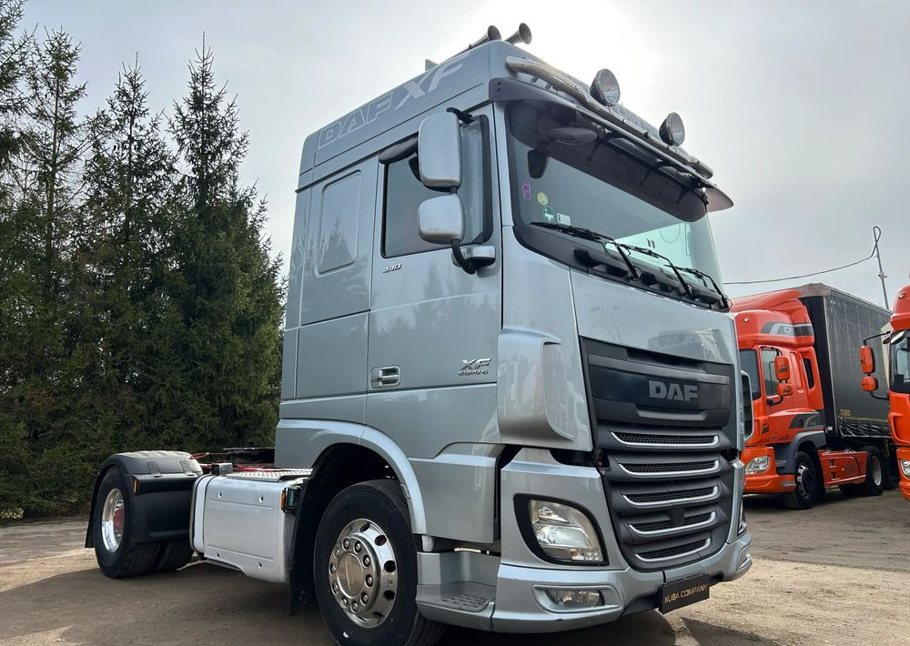 DAF XF 106 440 KM / AUTOMAT / RETARDER / HYDRAULIKA HYVA / ALUFELGI ALCOA / 2017 ROK !! - Trekker: afbeelding 1 DAF XF 106 440 KM / AUTOMAT / RETARDER / HYDRAULIKA HYVA / ALUFELGI ALCOA / 2017 ROK !! - Trekker: afbeelding 1