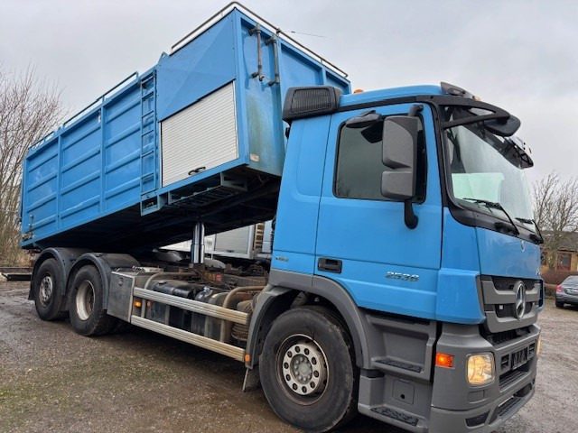 Mercedes VacuDrain 1372 - Vacuümwagen: afbeelding 5 Mercedes VacuDrain 1372 - Vacuümwagen: afbeelding 5
