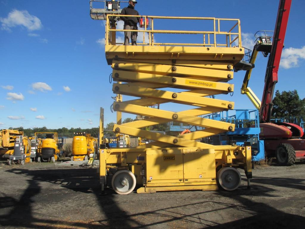 HAB S225-12E4WD - Schaarlift: afbeelding 1 HAB S225-12E4WD - Schaarlift: afbeelding 1