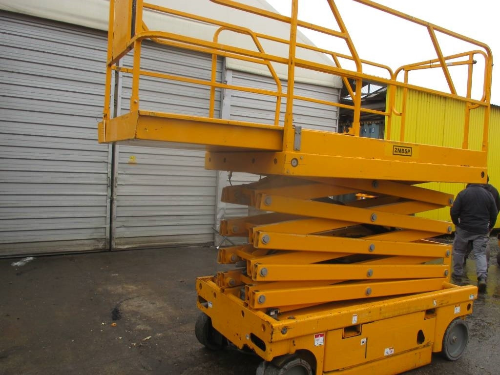 Haulotte Compact 12 - Schaarlift: afbeelding 2 Haulotte Compact 12 - Schaarlift: afbeelding 2