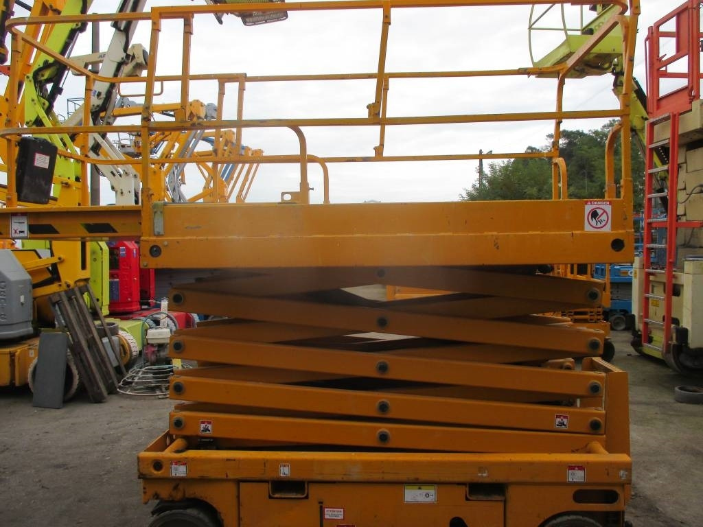 Haulotte Compact 12 - Schaarlift: afbeelding 5 Haulotte Compact 12 - Schaarlift: afbeelding 5
