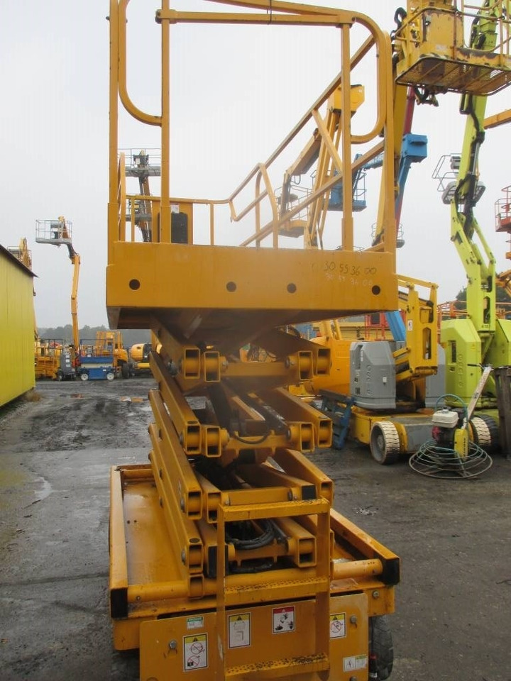 Haulotte Compact 12 - Schaarlift: afbeelding 3 Haulotte Compact 12 - Schaarlift: afbeelding 3