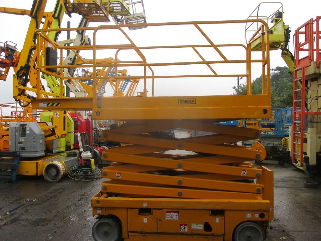 Haulotte Compact 12 - Schaarlift: afbeelding 5 Haulotte Compact 12 - Schaarlift: afbeelding 5