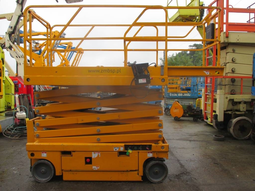 Haulotte Compact 12  - Schaarlift: afbeelding 5 Haulotte Compact 12  - Schaarlift: afbeelding 5