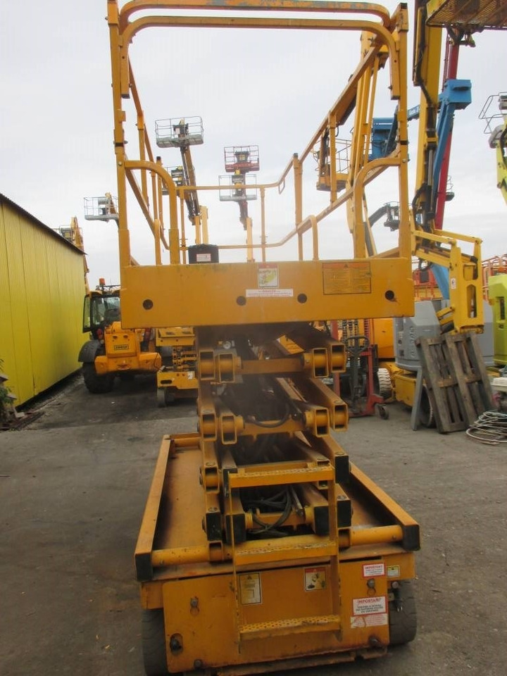 Haulotte Compact 12 - Schaarlift: afbeelding 3 Haulotte Compact 12 - Schaarlift: afbeelding 3