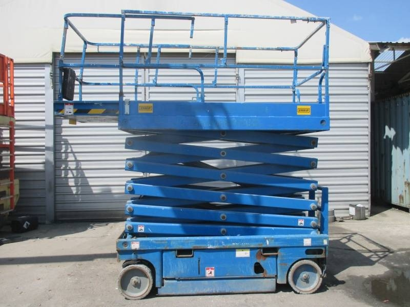 Haulotte Compact 14 - Schaarlift: afbeelding 1 Haulotte Compact 14 - Schaarlift: afbeelding 1