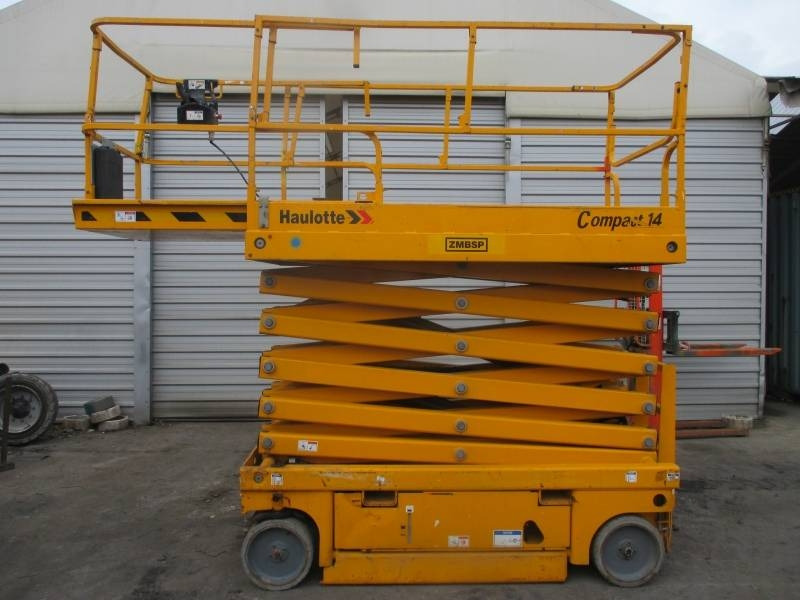 Haulotte Compact 14 - Schaarlift: afbeelding 1 Haulotte Compact 14 - Schaarlift: afbeelding 1
