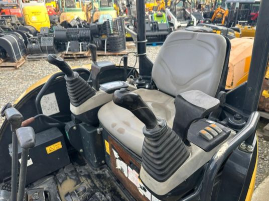 Minigraafmachine Komatsu PC26MR-3  à 19900€ HT: afbeelding 10