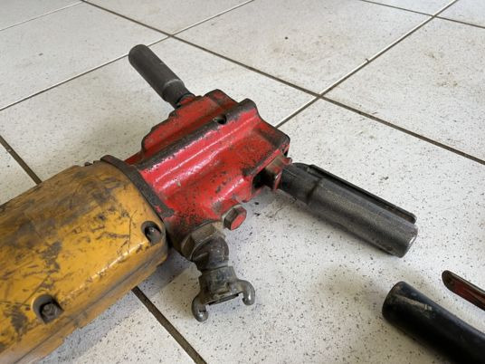 Marteau piqueur pneumatique Atlas copco - Bouwmaterieel: afbeelding 2 Marteau piqueur pneumatique Atlas copco - Bouwmaterieel: afbeelding 2