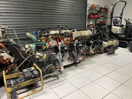 Scie à sol HUSQVARNA - Bouwmaterieel: afbeelding 4 Scie à sol HUSQVARNA - Bouwmaterieel: afbeelding 4