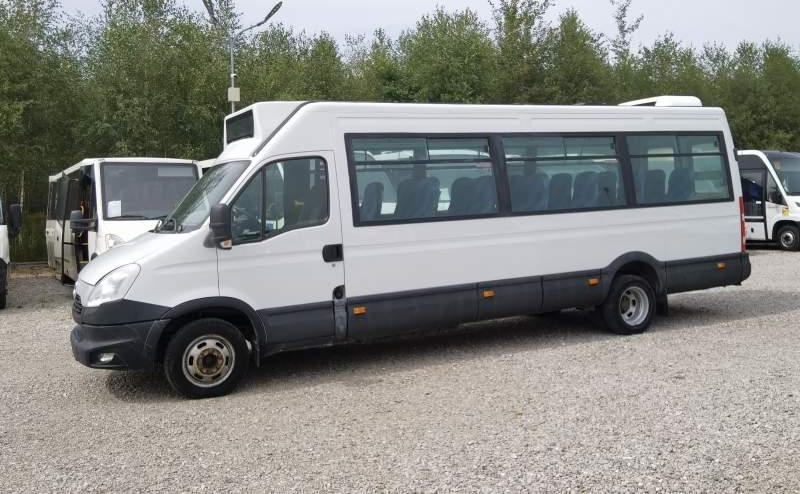 Iveco Daily 23 *NOWY SILNIK* 2 SZTUKI*, klima, winda - Streekbus: afbeelding 4 Iveco Daily 23 *NOWY SILNIK* 2 SZTUKI*, klima, winda - Streekbus: afbeelding 4