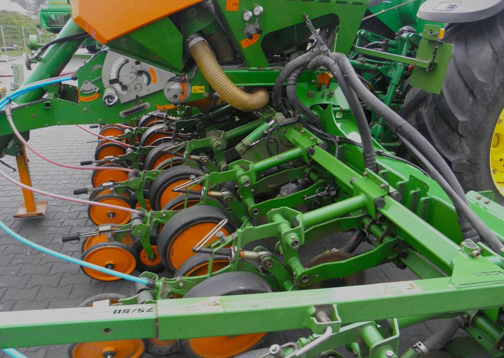 Amazone EDX 6000-2C Xpress 8 rzedowy, Nie Malowany, Stan Bardzo Dobry - Zaaimachine: afbeelding 3 Amazone EDX 6000-2C Xpress 8 rzedowy, Nie Malowany, Stan Bardzo Dobry - Zaaimachine: afbeelding 3