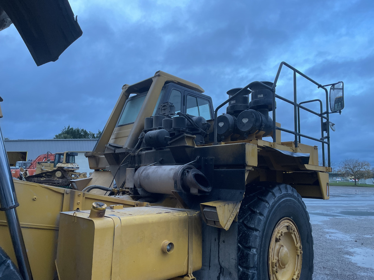 Zelfrijdende kiepwagen KOMATSU Hd405-6: afbeelding 8